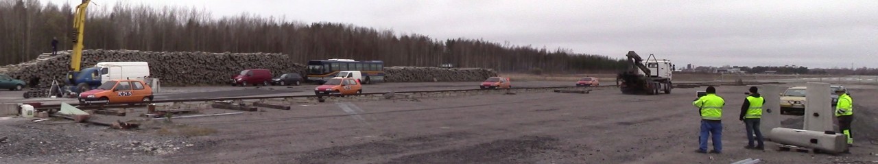 Auto lähestyy törmäyskohdetta